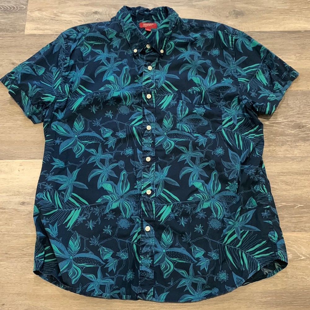 Men’s floral shirt
